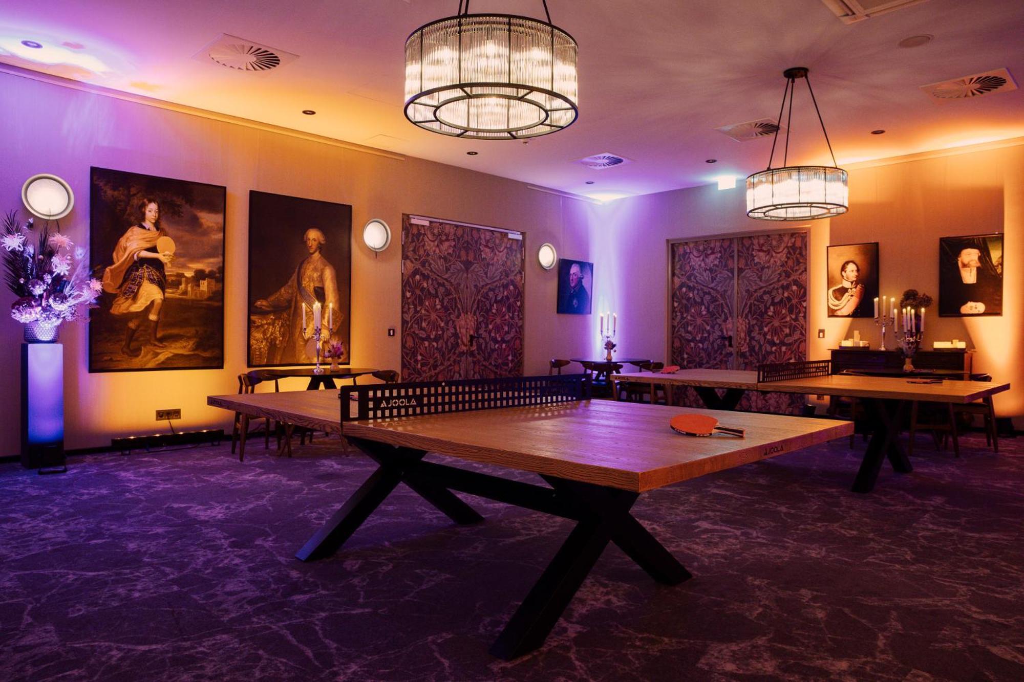 Hotel Berlin, Berlin, A Member Of Radisson Individuals Exterior foto The table tennis room at the hotel